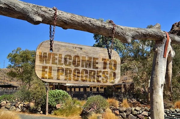 广告标识制作：激光打标机vs传统工艺