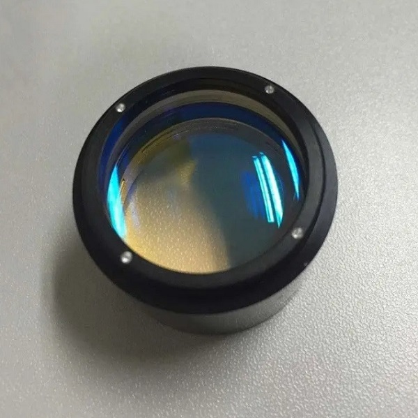 为什么激光焊接机用镜头式的聚焦镜？