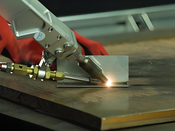 小型激光焊接机 小型激光焊接机