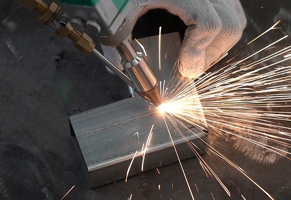 激光焊接机操作