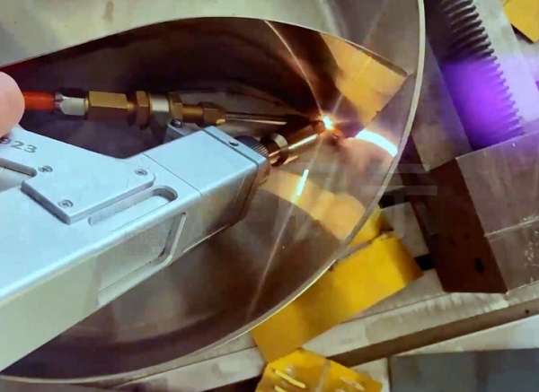 激光焊接机上用的45度镜片有什么用？