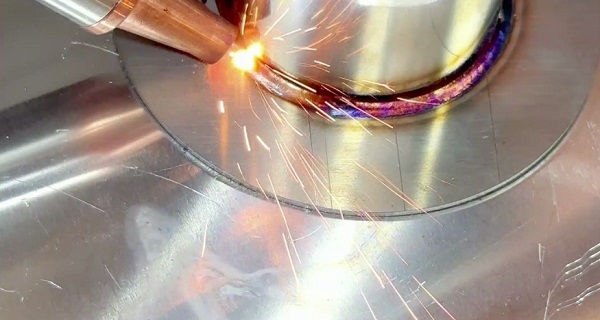 激光焊接机焊接不锈钢为什么会变形？