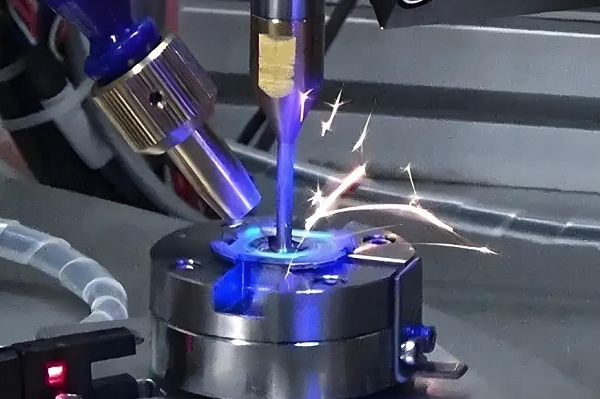 怎样防止激光焊接机的焊接头堵塞？