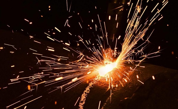 激光焊接火花过大 激光焊接火花过大