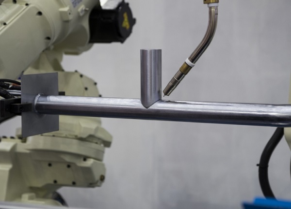 激光焊接机焊接时如何避免产生热损伤区？