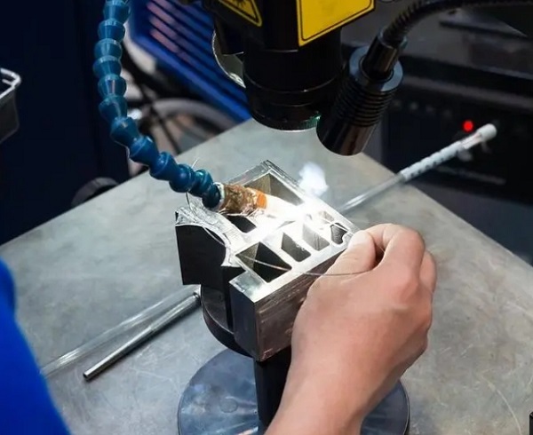 Yag激光焊接机的功率、频率和脉宽的关系