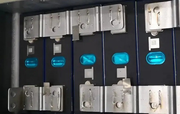 激光焊接机在动力锂电池模组焊接中的难点和解决方案