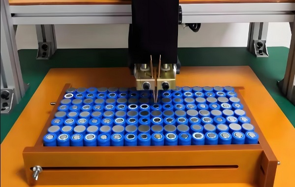 锂电池用什么焊接？激光焊接机彰显卓越优势