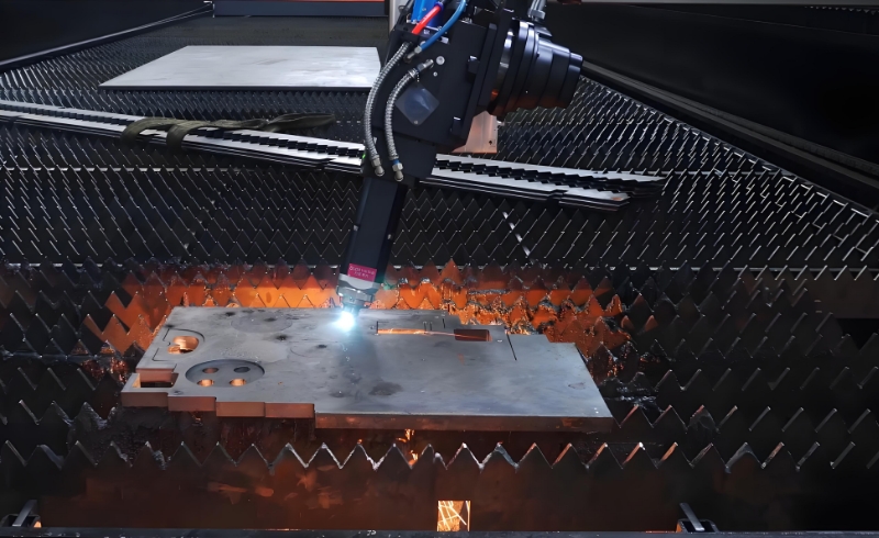 激光切割机的内部光路是否需要清洁？