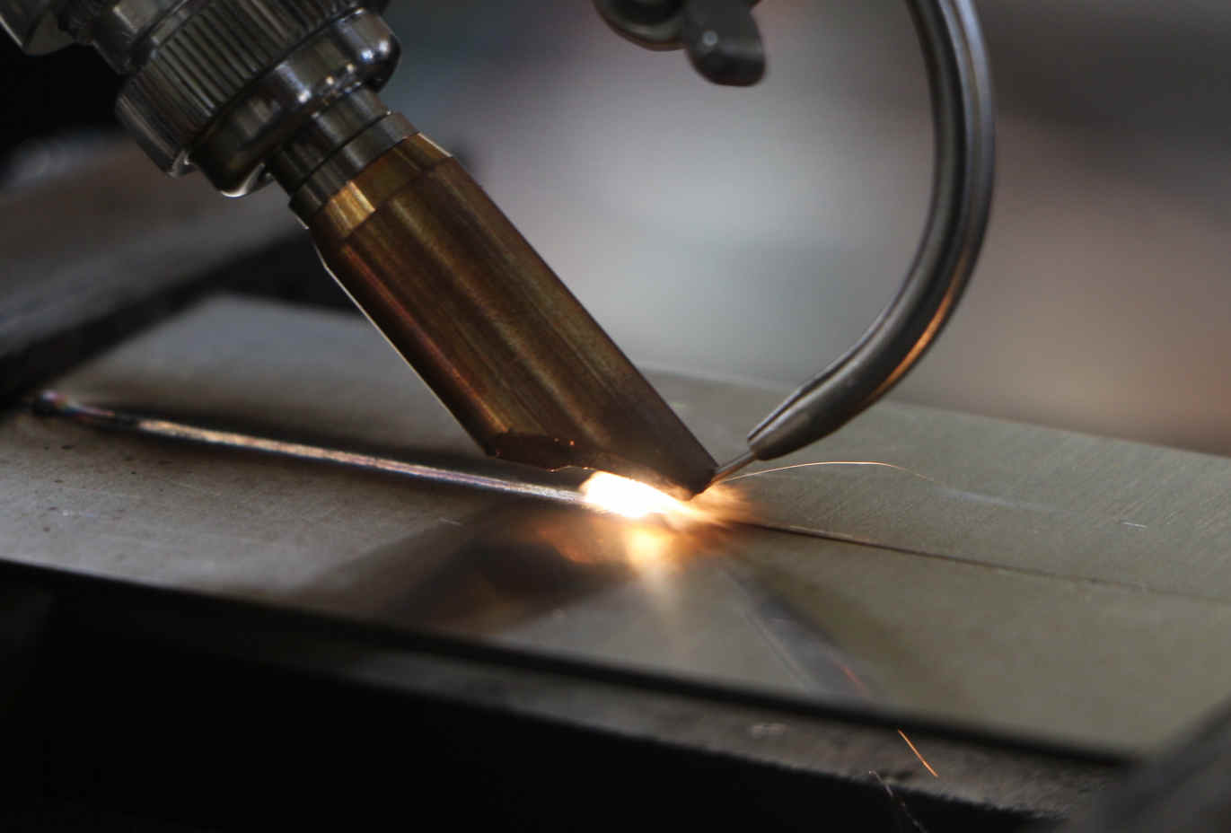 激光切割机和雕刻机哪个更实用？